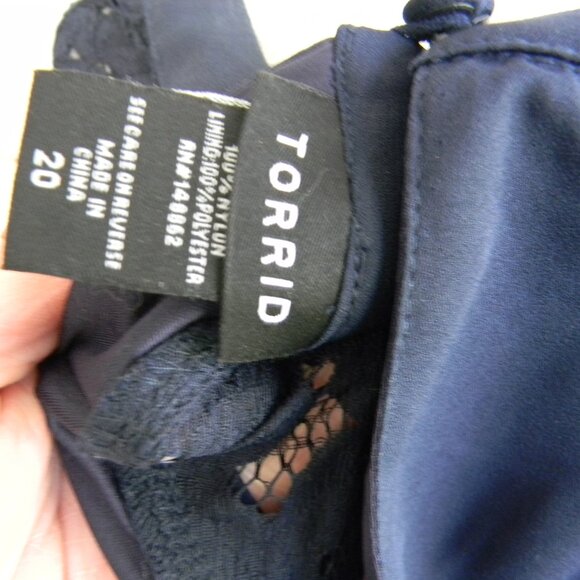 TORRID NAVY BLUE SHORT SLEEVE SHEATH DRESS W/FLORAL LACE SLEEVES SZ 20 20W - Picture 5 of 5